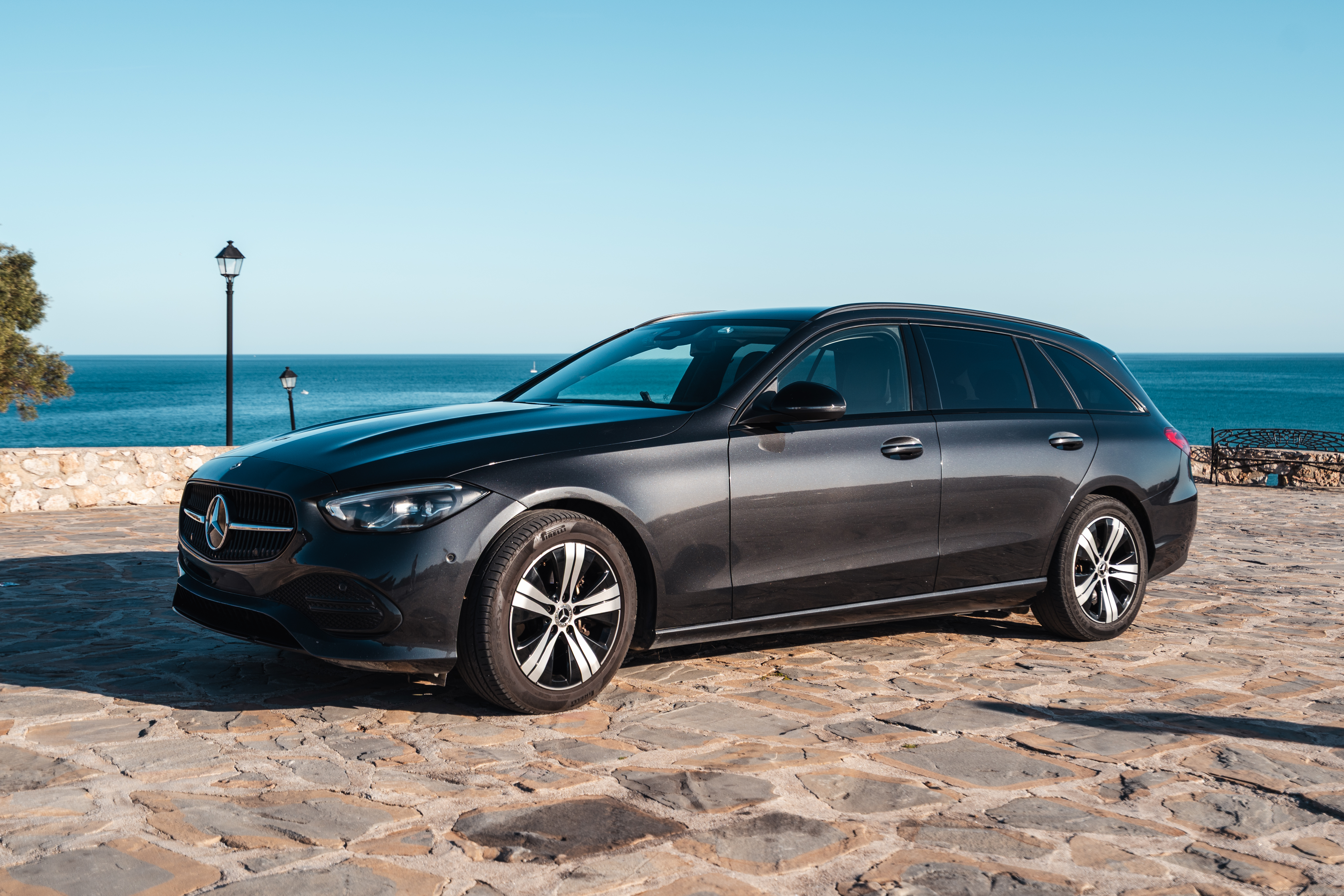 Mercedes C-Class Estate exterior