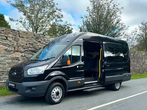 Minibús con conductor